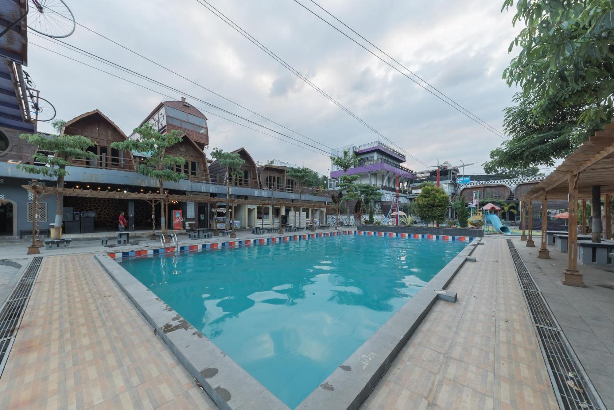 Urbanview Hotel Cianjur City Park By Reddoorz المظهر الخارجي الصورة